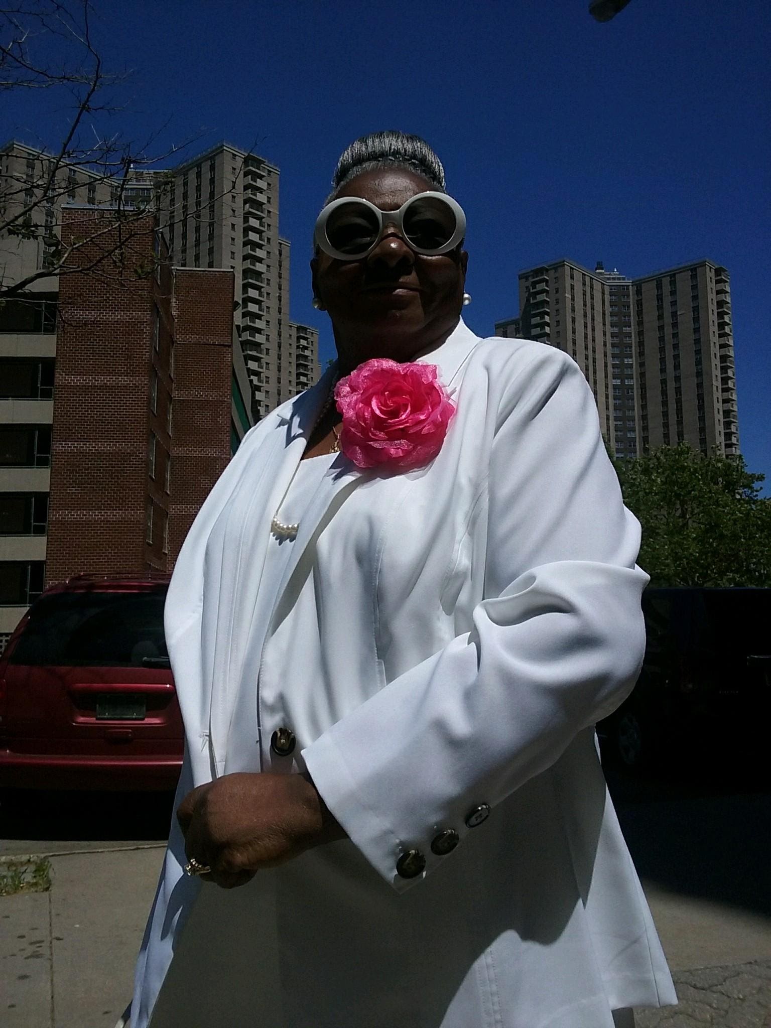 MaMaBlueOutside